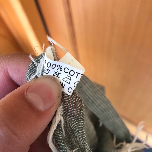 Green/olive color scarf - Picture 3 of 3